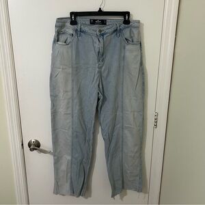 Hollister Two-Toned Light Wash Ultra High-Rise Dad Jeans Denim Jeans Size 15R